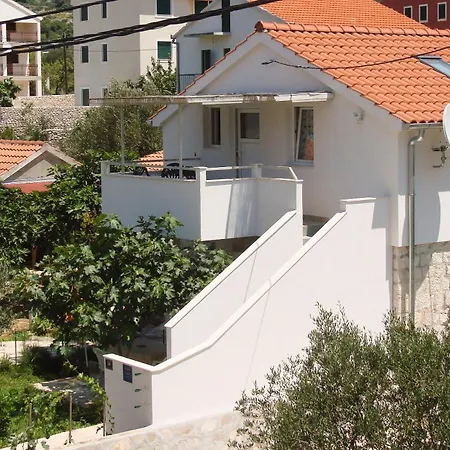 Apartment Gemuetliche Dobrisa 2 *